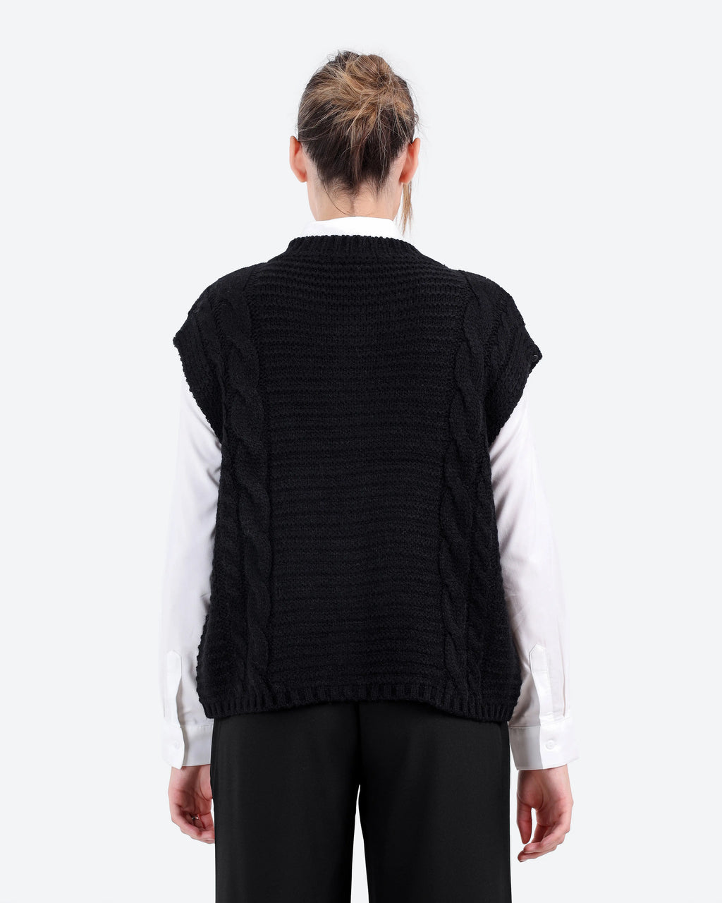 Women's Cable-Knit Buttoned Vest